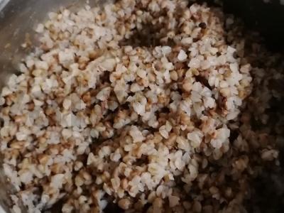 Grikių apkepas su vištienos kepenėlėmis vakarienei Žingsnis 1