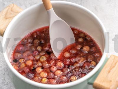 Žalioji uogienė iš agrastų su vyšnių lapais Žingsnis 3