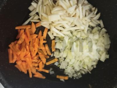 Vegetariškas grybų sriuba su kruopomis ir daržovėmis Žingsnis 3