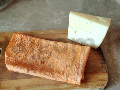 Sūrio vyniotiniai iš lavašo greitai Žingsnis 1