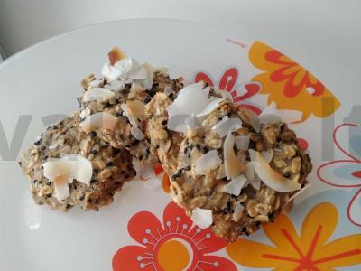 Bananų avižiniai sausainiai pagrindine nuotrauka