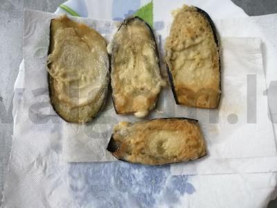 Baklažanų ritinėliai su pomidoru Žingsnis 5