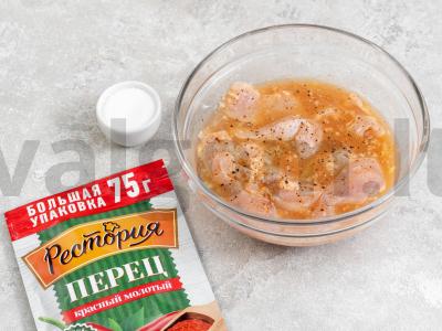 Traškūs vištienos stripsai su aštriu padažu Žingsnis 1