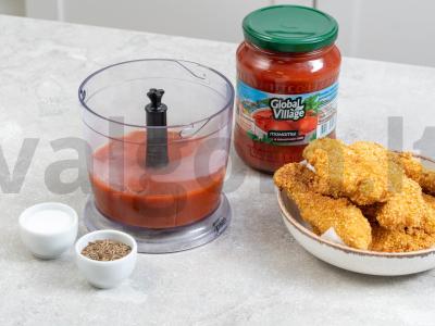 Traškūs vištienos stripsai su aštriu padažu Žingsnis 4