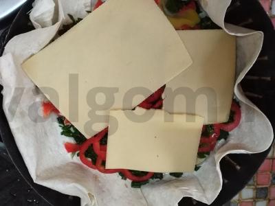 Keptas špinatas su kiaušiniu ir sūriu ant lavašo Žingsnis 4