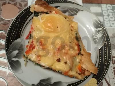 Keptas špinatas su kiaušiniu ir sūriu ant lavašo pagrindine nuotrauka