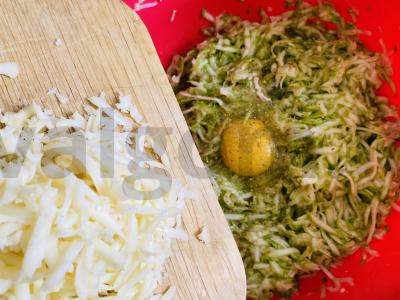 Cukinijų blynai su sūriu Žingsnis 2