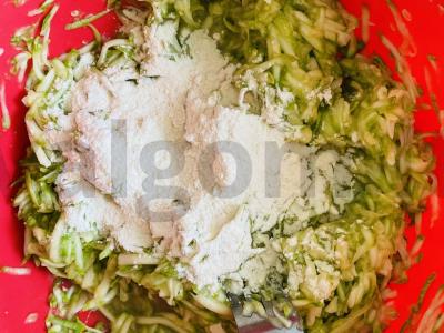 Cukinijų blynai su sūriu Žingsnis 3