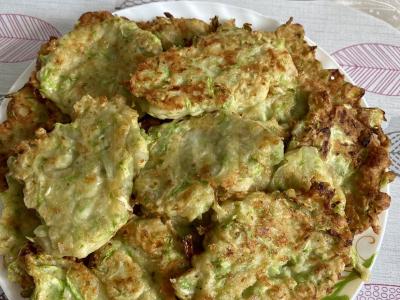 Cukinijų blynai su sūriu pagrindine nuotrauka