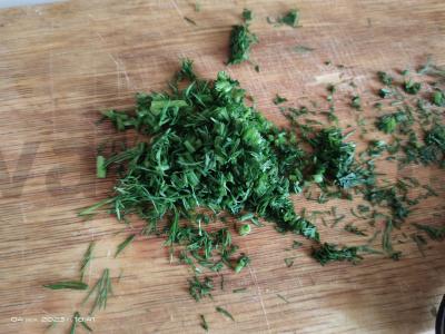 Grietinės padažas su česnaku ir krapais Žingsnis 1