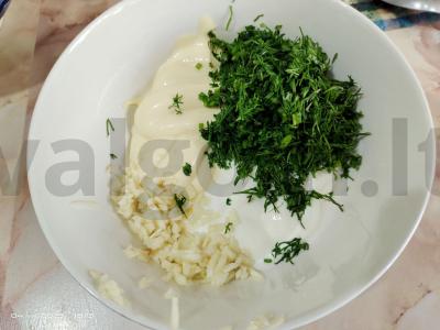 Grietinės padažas su česnaku ir krapais Žingsnis 2