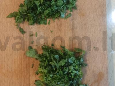 Namų kiaulienos šašlykas su agurkais ir žolelėmis Žingsnis 4