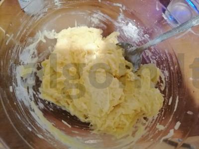 Bulvių blynai su kvietine miltais Žingsnis 2