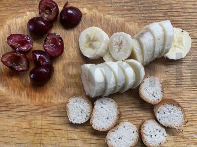 Vaisių kanapės su bandelėmis Žingsnis 1