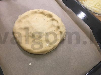 Pica „3 sūrių ir pepperoni“ Žingsnis 2