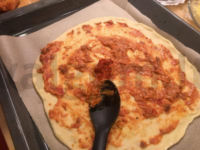 Pica „3 sūrių ir pepperoni“ Žingsnis 3