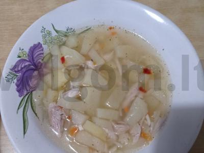 Vištienos sriuba su makaronais pagrindine nuotrauka