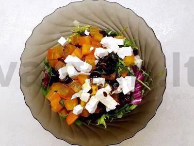 Ryškus salotas iš persimonų, feta sūrio ir rukolos Žingsnis 2