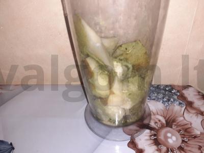 Smuzi su kriauše, bananais ir matcha Žingsnis 1