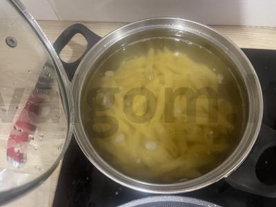 Pasta amatriciana su vištiena ir bekonu Žingsnis 1