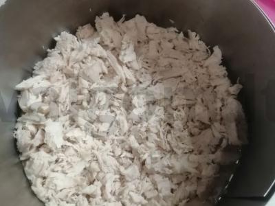 Salotas su ananasais, vištiena ir grybais Žingsnis 3