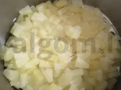 Salotas su ananasais, vištiena ir grybais Žingsnis 6