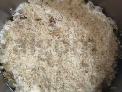 Salotas su ananasais, vištiena ir grybais Žingsnis 7