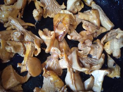 Voveraitės grietinėlės padaže su makaronais Žingsnis 1