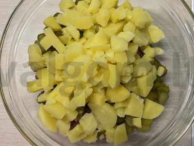 Salotas „Bavarijos“ su rūkytomis dešrelėmis Žingsnis 3