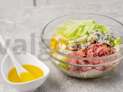 Salotos su tunu ir dorblu sūriu Žingsnis 2