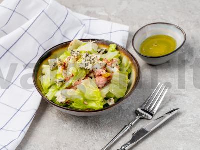 Salotos su tunu ir dorblu sūriu pagrindine nuotrauka