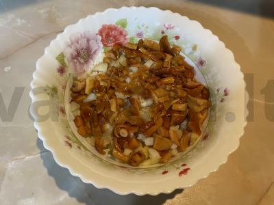 Vegetariškas grybų salotas Žingsnis 2