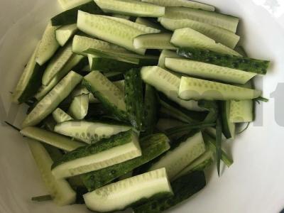 Aštrus salotas su korėjietiška morkų Žingsnis 1