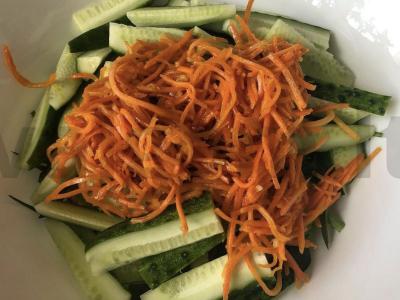 Aštrus salotas su korėjietiška morkų Žingsnis 2