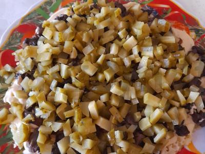 Sluoksniuotas salotas „Gribukas ant pievelės“ Žingsnis 4