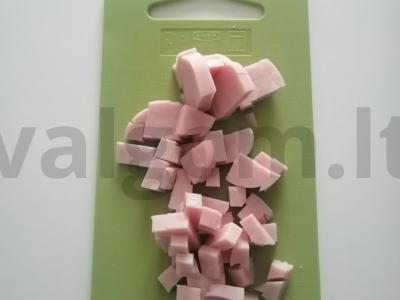 Sotūs salotas su kumpiu, kiaušiniais ir agurkais Žingsnis 1