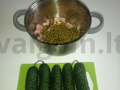 Sotūs salotas su kumpiu, kiaušiniais ir agurkais Žingsnis 2