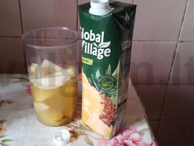 Tropinis smoothie su obuoliu, kriauše ir ananasų sultimis Žingsnis 3