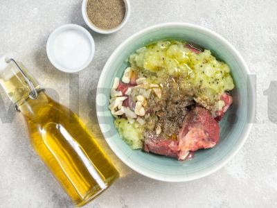 Jautienos šašlykas su kiviais Žingsnis 1