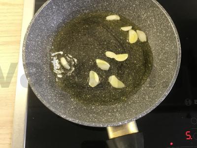 Fungetti su stracciatella Žingsnis 1