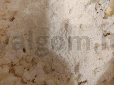 Sūrio blynai iš blynų miltų Žingsnis 2