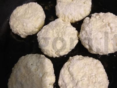 Sūrio blynai iš blynų miltų Žingsnis 3