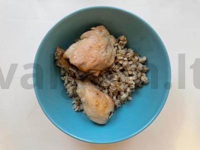 Perliniai kruopos su vištiena kepimo maiše pagrindine nuotrauka