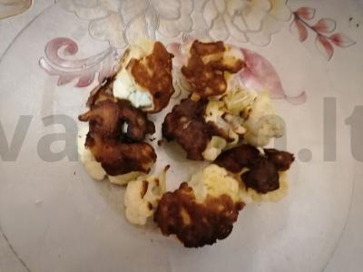 Kepta žiedinė kopūstai tešloje pagrindine nuotrauka