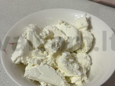 Varškės desertas „Subrendęs persikas“ Žingsnis 1