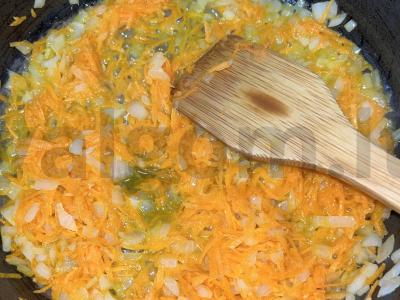 Ryžiai kaip garnyras su sviestu ir prieskoniais Žingsnis 4