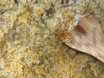 Ryžiai kaip garnyras su sviestu ir prieskoniais Žingsnis 9