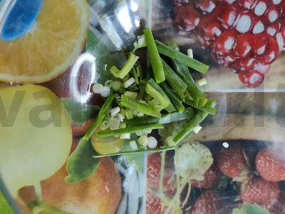 Salotas „Pchadzori“ su žaliu svogūnu Žingsnis 1