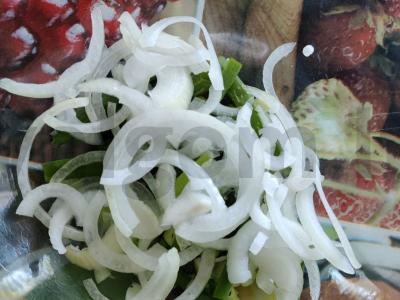 Salotas „Pchadzori“ su žaliu svogūnu Žingsnis 2