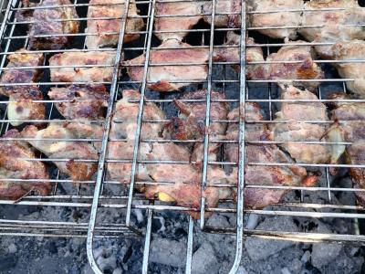 Šašlykas ant mineralinio vandens su svogūnais Žingsnis 4